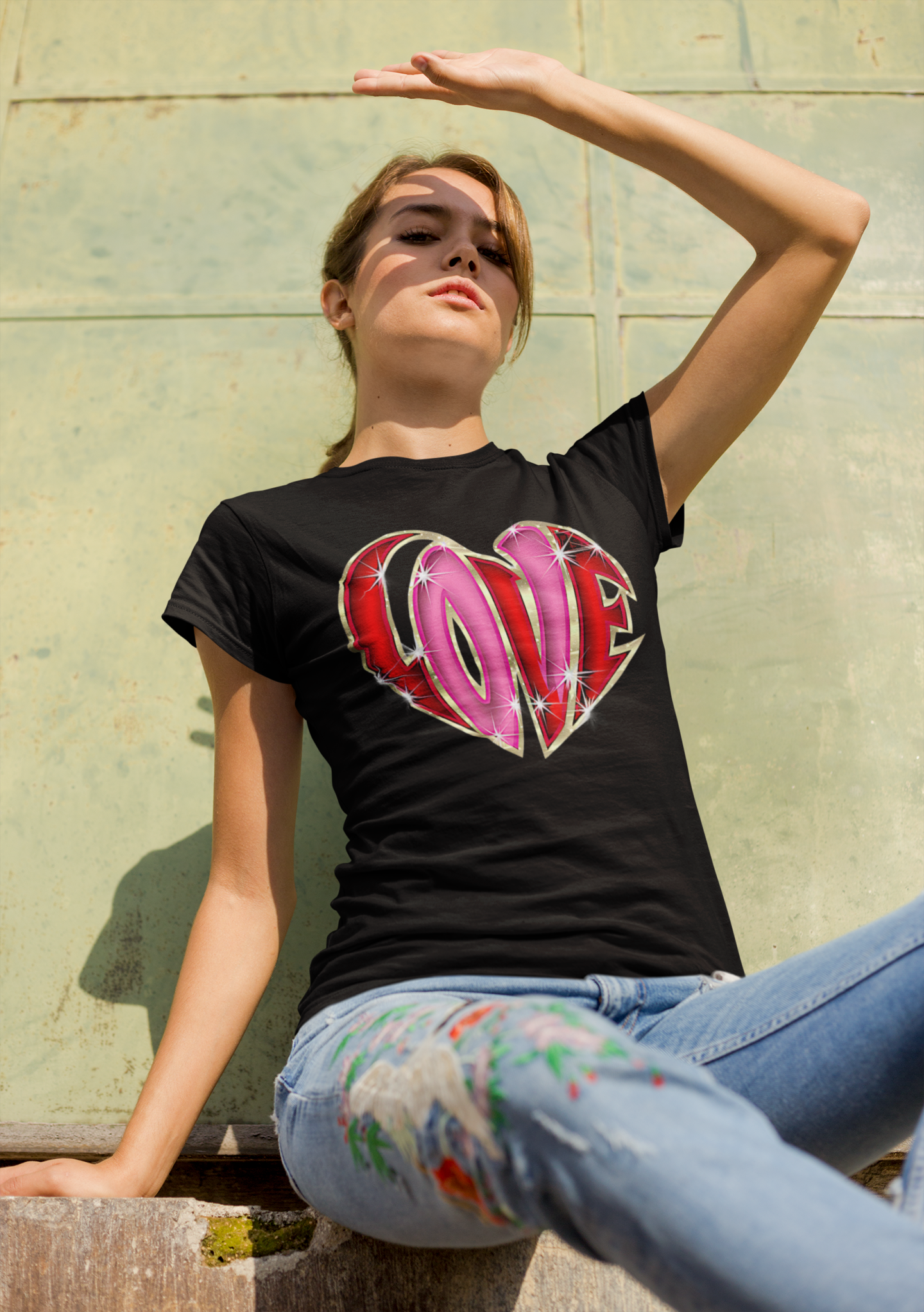 LOVE Heart T-Shirt - Black gildan 5000